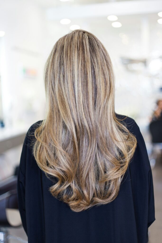 femmme, cheveux, bouclés, blonde